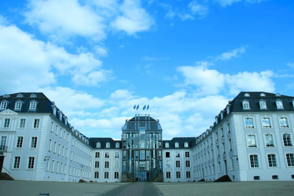 Gemuetliche Ferienwohnung Mit Garten Saarbruecken Exterior photo